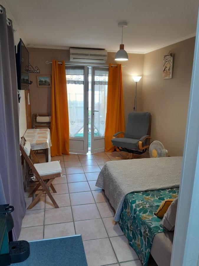 Aigues Mortes Studio De Vacances En Camargue Buitenkant foto